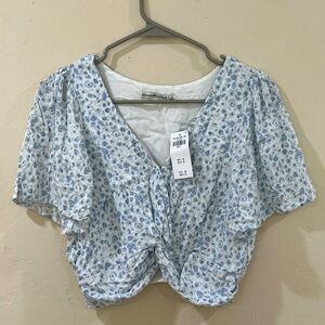 Abercrombie floral twist crop top blouse